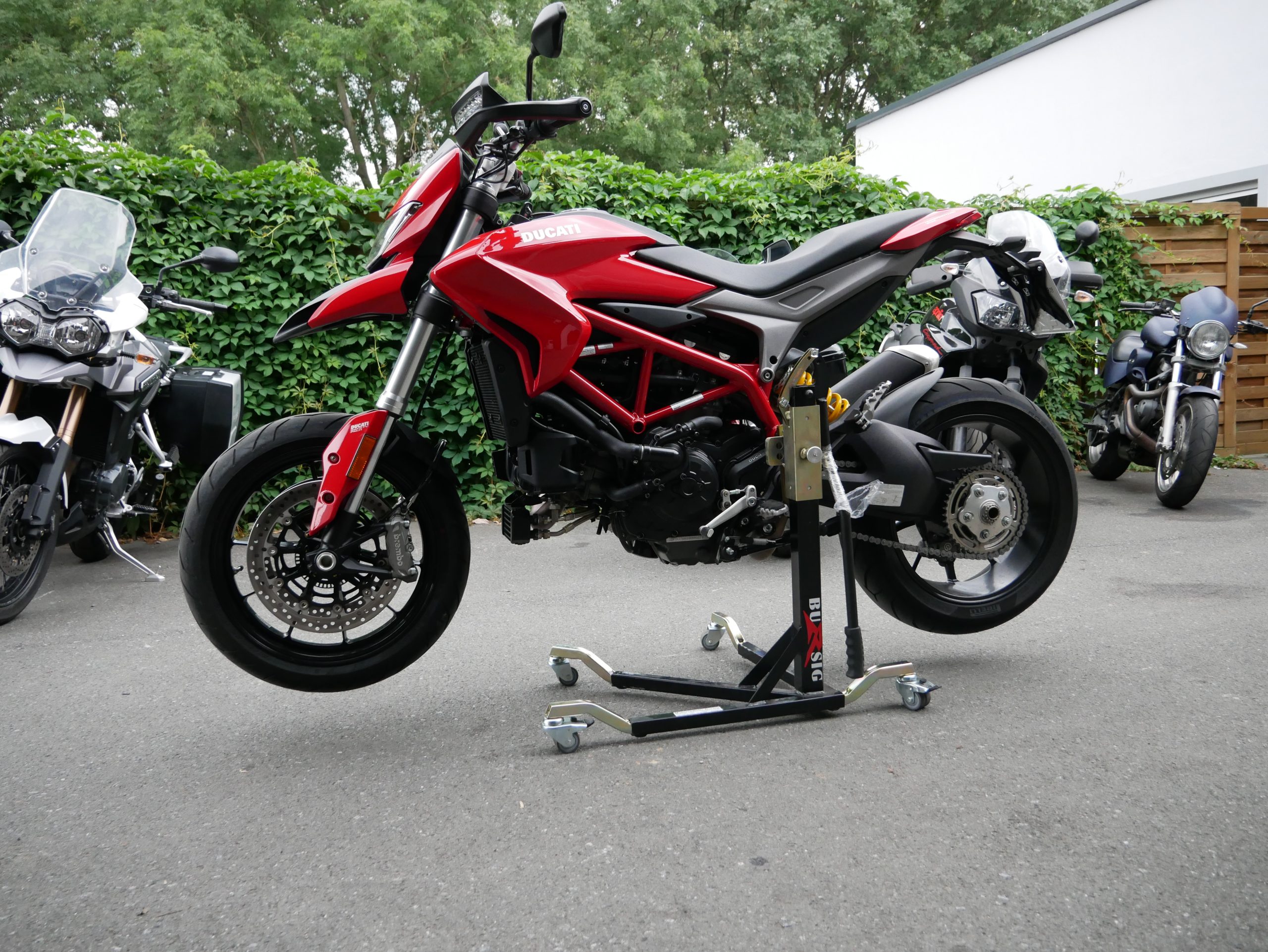 Bursig-Zentralstaender-Ducati-939-Hypermotard-2016