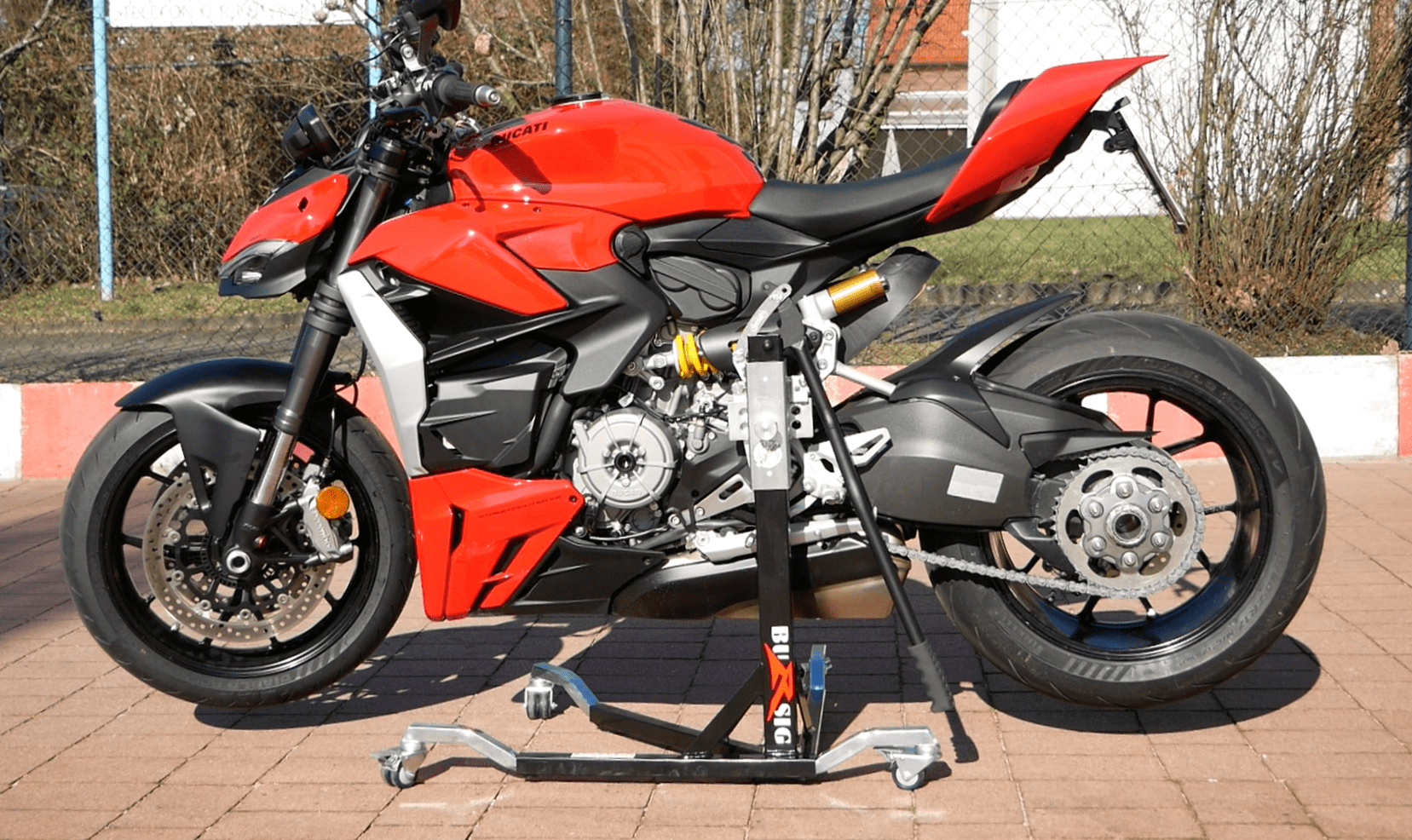 Bursig-Zentralstaender-Ducati-955-Streetfighter-V2