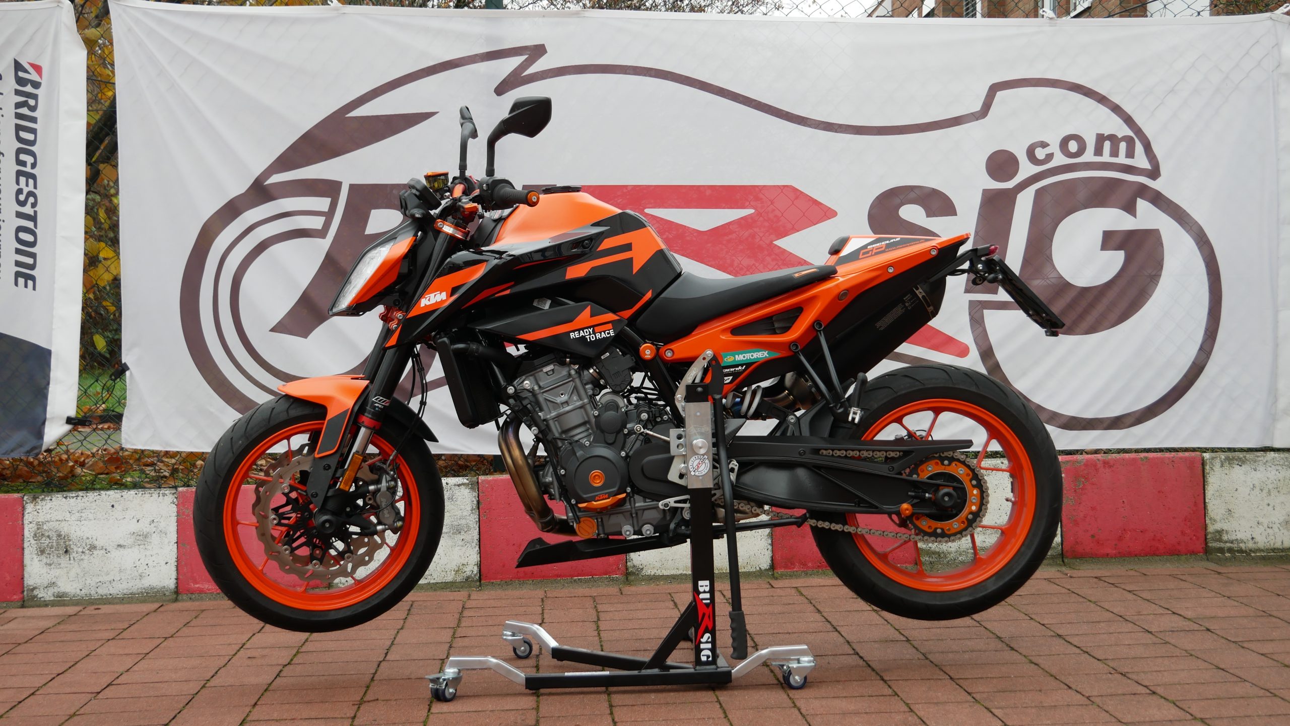 Bursig-Zentralstaender-KTM-890-Duke-R-2020-22