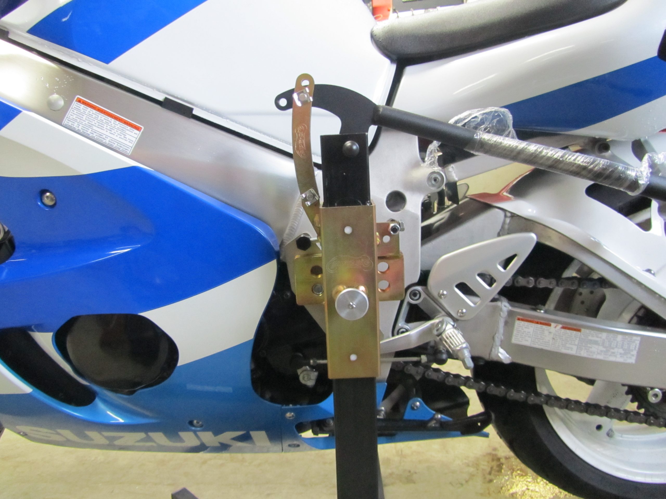 Bursig-Zentralstaender-Suzuki-GSX-R-750-1996-1999-SRAD