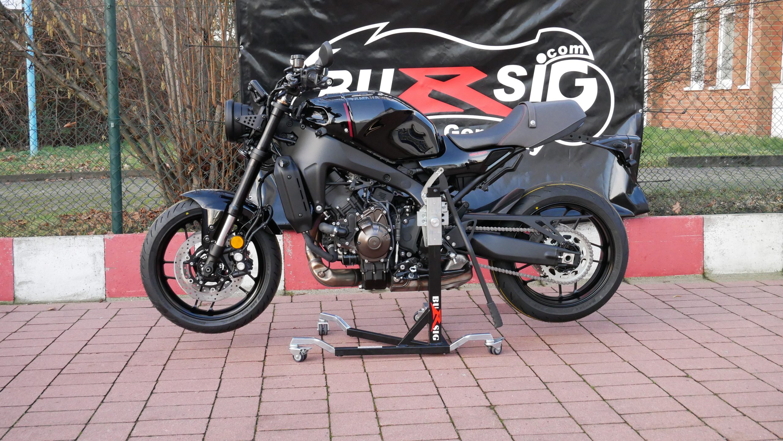 Bursig-Zentralstaender-Yamaha-XSR-900-2023